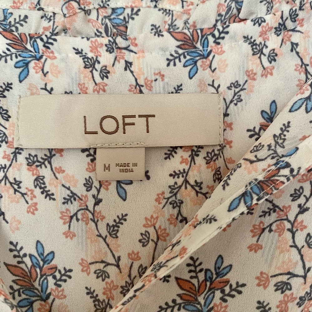 LOFT , Floral Ruffle Split Neck Shell. Size Medium - Picture 5 of 6